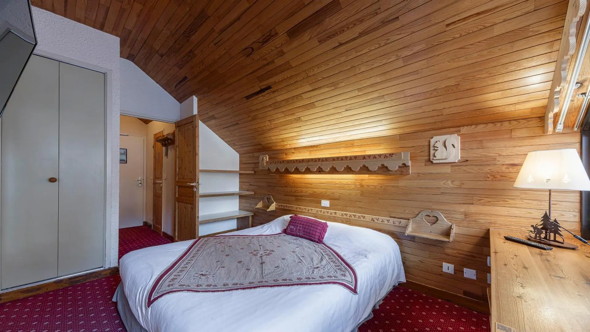 Hotel Ecureuil Vars  3*, Vars (Hautes-Alpes)